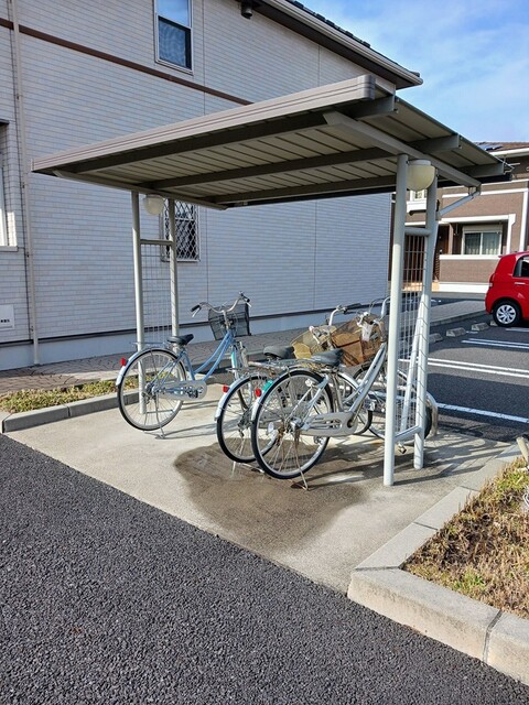 駐輪場 (周辺) 駐輪場 (周辺)