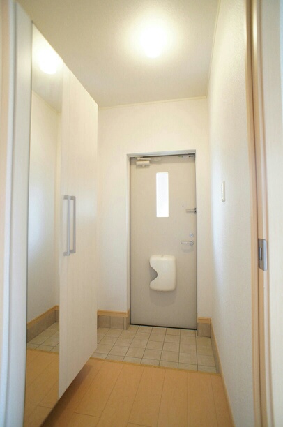 玄関ホール (玄関) 玄関ホール (玄関)