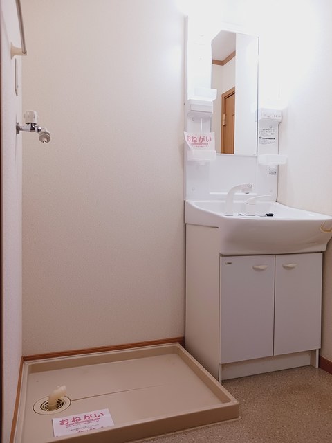 洗髪洗面化粧台、洗濯機置き場 洗髪洗面化粧台、洗濯機置き場