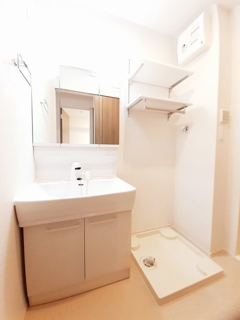 洗髪洗面化粧台、洗濯機置き場 洗髪洗面化粧台、洗濯機置き場