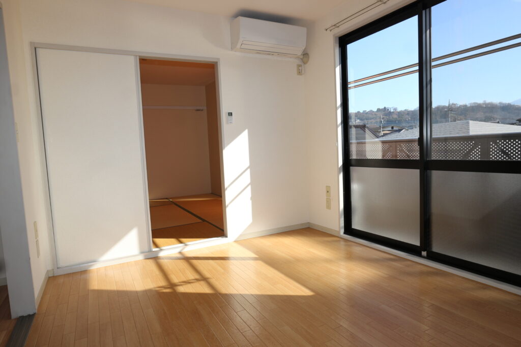 洋室(南) 洋室(南)