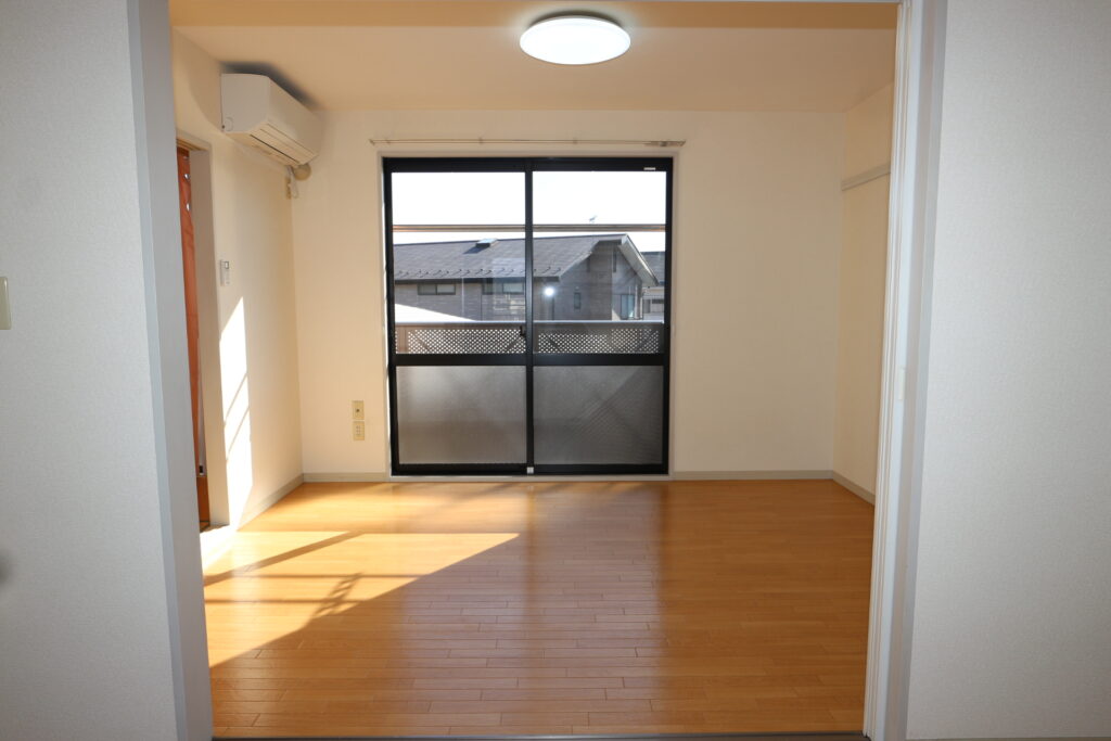 洋室(南) 洋室(南)