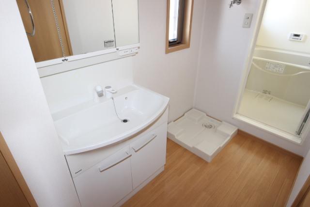 洗髪洗面化粧台、洗濯機置き場 洗髪洗面化粧台、洗濯機置き場