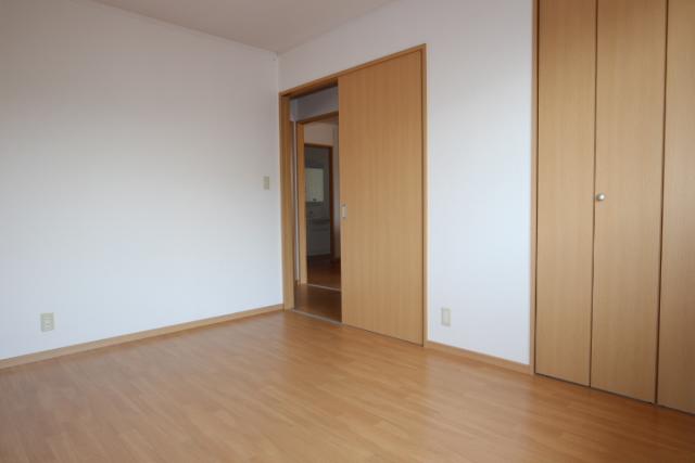 洋室西(6.3畳) 洋室西(6.3畳)