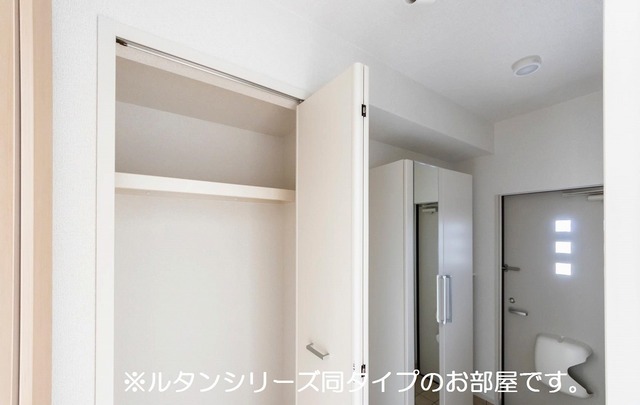 クローゼット(玄関) クローゼット(玄関)
